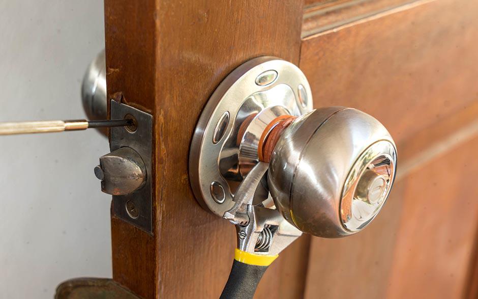 ouverture de porte claquée serrurier L'Isle-Adam